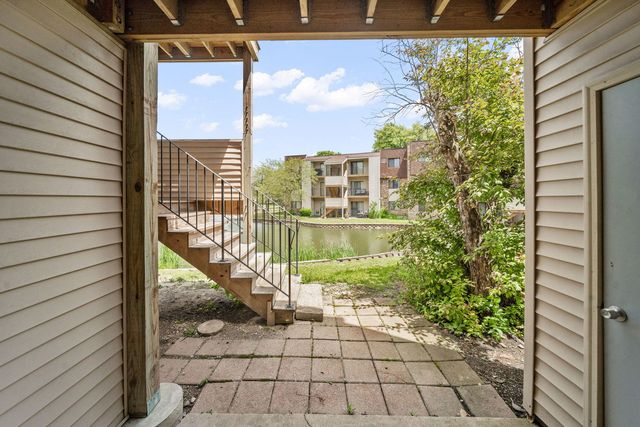 170 S Waters Edge Drive S 102, Glendale Heights, IL 60139