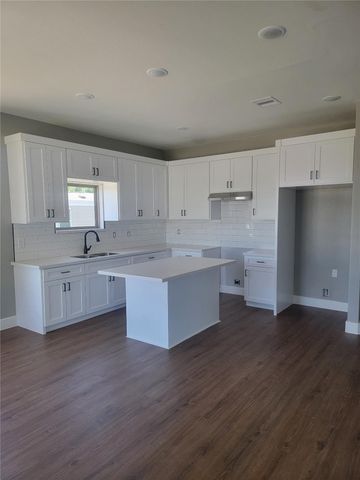 148 Road 5262, Cleveland, TX 77327