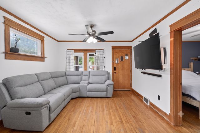 529 3rd Avenue S, South Saint Paul, MN 55075