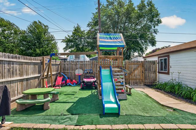 529 3rd Avenue S, South Saint Paul, MN 55075