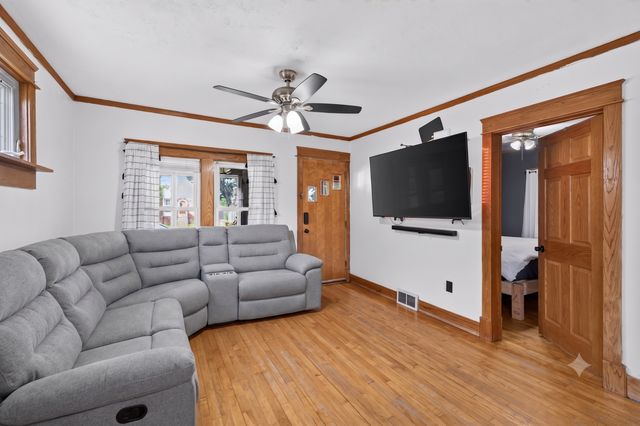 529 3rd Avenue S, South Saint Paul, MN 55075