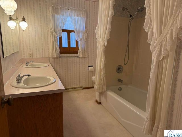 2219 Clare Drive, North Mankato, MN 56003