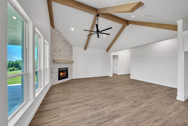 9012 Valley Oak Court, Springtown, TX 76082