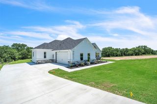 9012 Valley Oak Court, Springtown, TX 76082