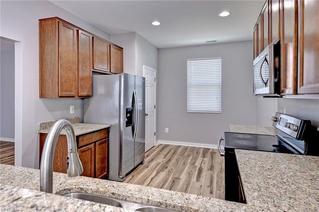 102 Tetbury LN, Williamsburg, VA 23185