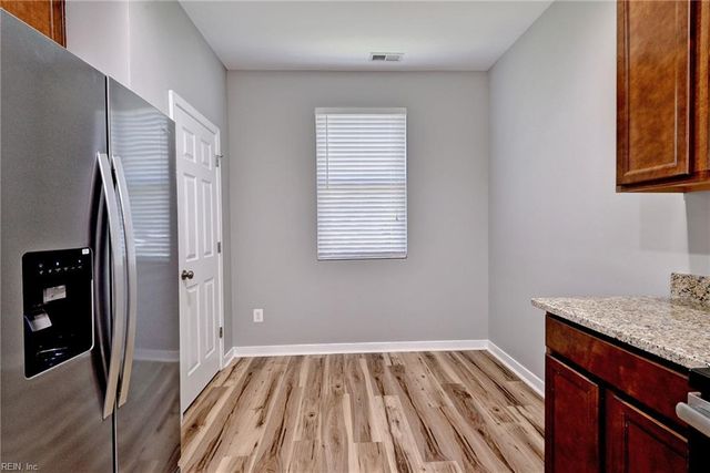 102 Tetbury LN, Williamsburg, VA 23185