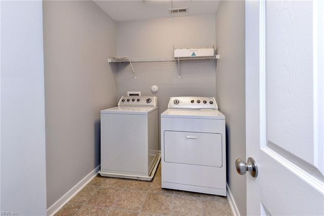 102 Tetbury LN, Williamsburg, VA 23185