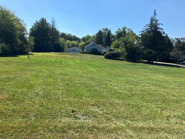 24W459 Lawrence Avenue, Roselle, IL 60172