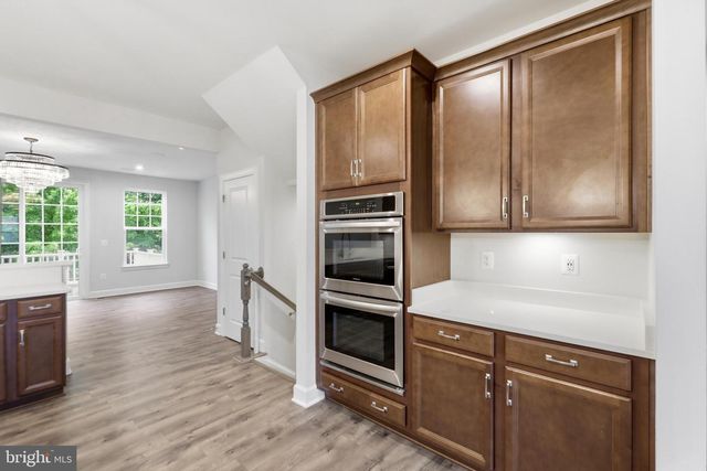8910 ENGLEWOOD FARMS DR, Manassas, VA 20112