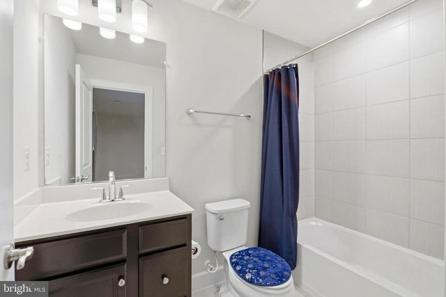 8910 ENGLEWOOD FARMS DR, Manassas, VA 20112