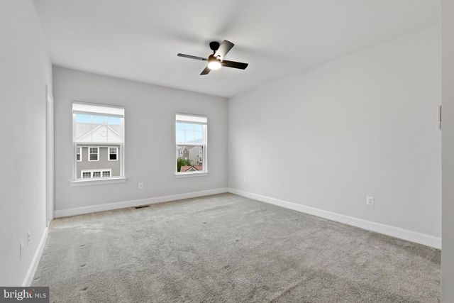 8910 ENGLEWOOD FARMS DR, Manassas, VA 20112
