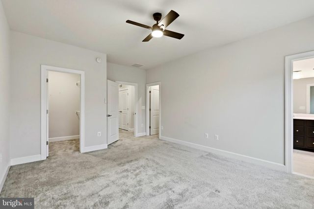 8910 ENGLEWOOD FARMS DR, Manassas, VA 20112