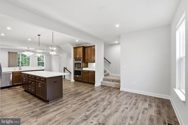 8910 ENGLEWOOD FARMS DR, Manassas, VA 20112