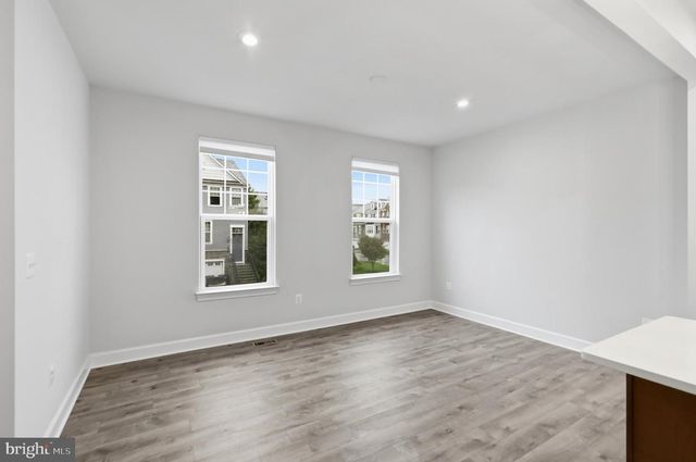 8910 ENGLEWOOD FARMS DR, Manassas, VA 20112