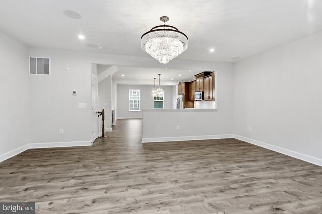 8910 ENGLEWOOD FARMS DR, Manassas, VA 20112