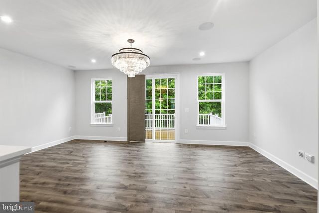 8910 ENGLEWOOD FARMS DR, Manassas, VA 20112