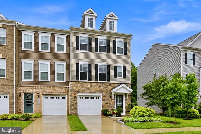 8910 ENGLEWOOD FARMS DR, Manassas, VA 20112
