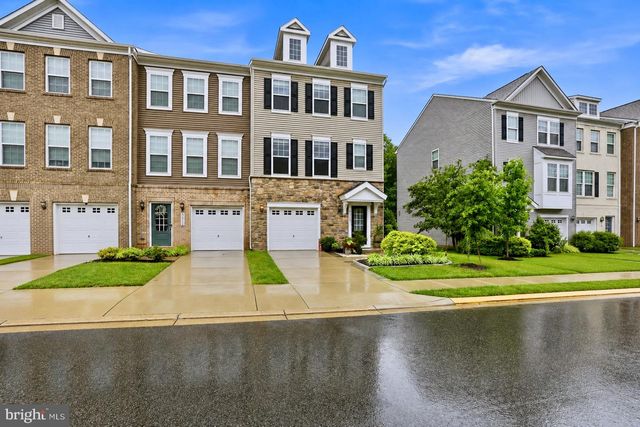 8910 ENGLEWOOD FARMS DR, Manassas, VA 20112