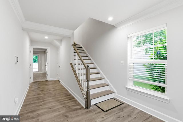 8910 ENGLEWOOD FARMS DR, Manassas, VA 20112