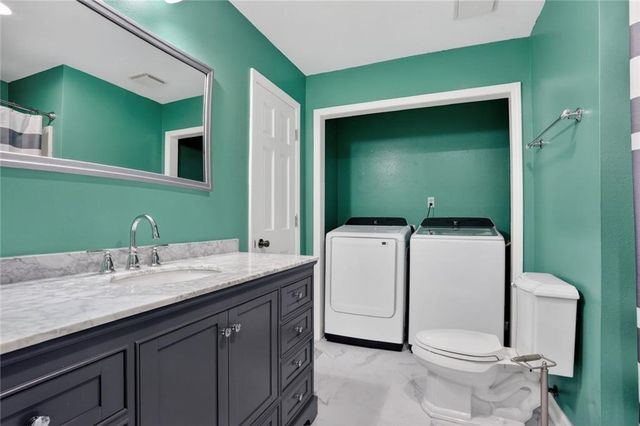 7417 N PARK Avenue, Gladstone, MO 64118