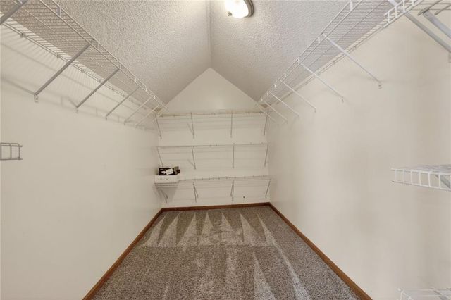 7417 N PARK Avenue, Gladstone, MO 64118