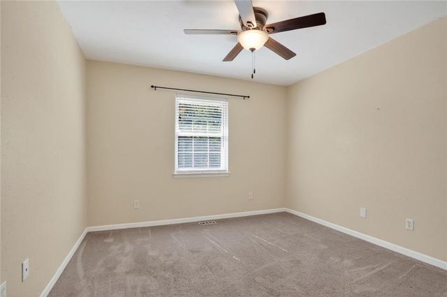 7417 N PARK Avenue, Gladstone, MO 64118