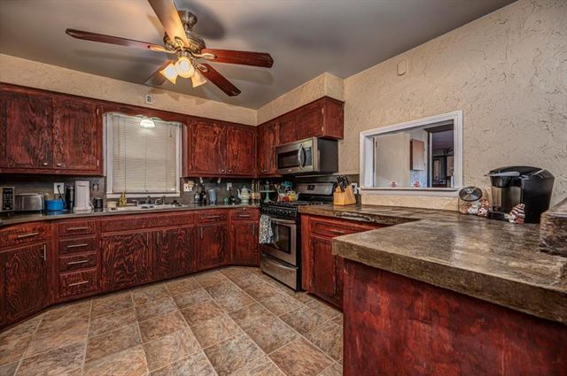 1217 W Mansur Avenue, Guthrie, OK 73044