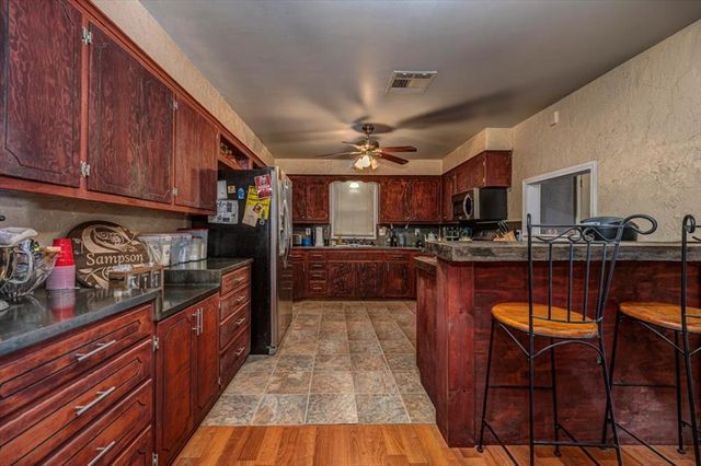 1217 W Mansur Avenue, Guthrie, OK 73044