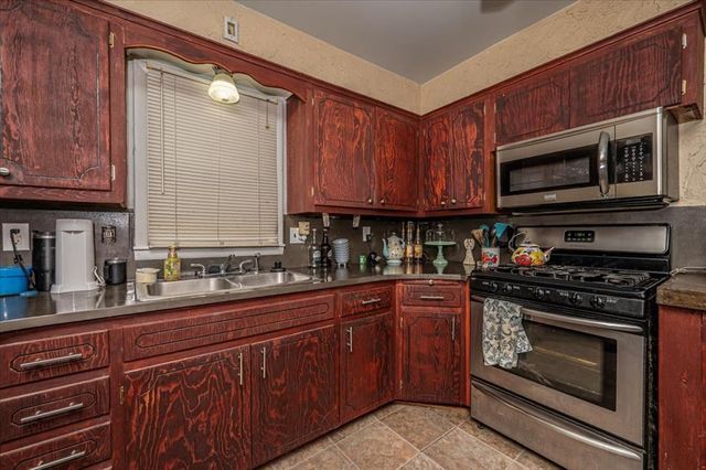 1217 W Mansur Avenue, Guthrie, OK 73044