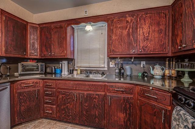 1217 W Mansur Avenue, Guthrie, OK 73044