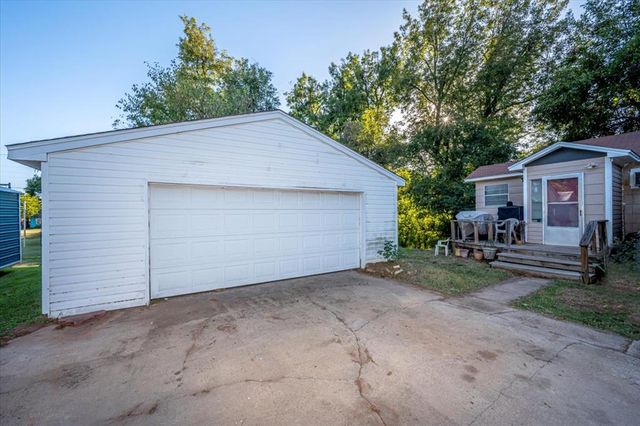1217 W Mansur Avenue, Guthrie, OK 73044