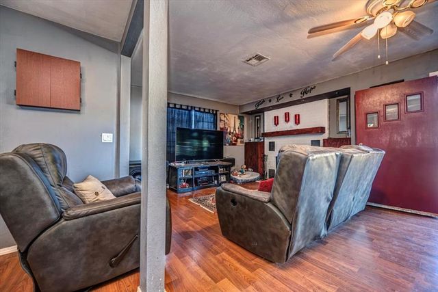 1217 W Mansur Avenue, Guthrie, OK 73044