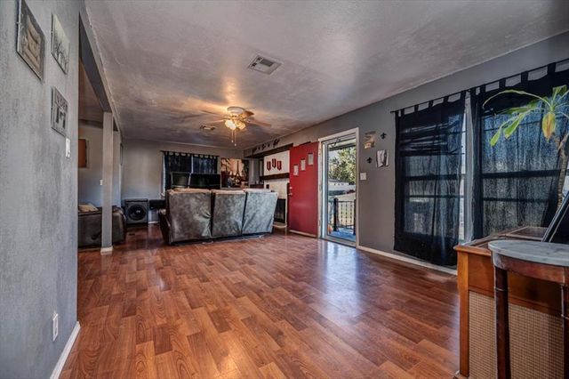 1217 W Mansur Avenue, Guthrie, OK 73044