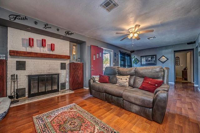 1217 W Mansur Avenue, Guthrie, OK 73044