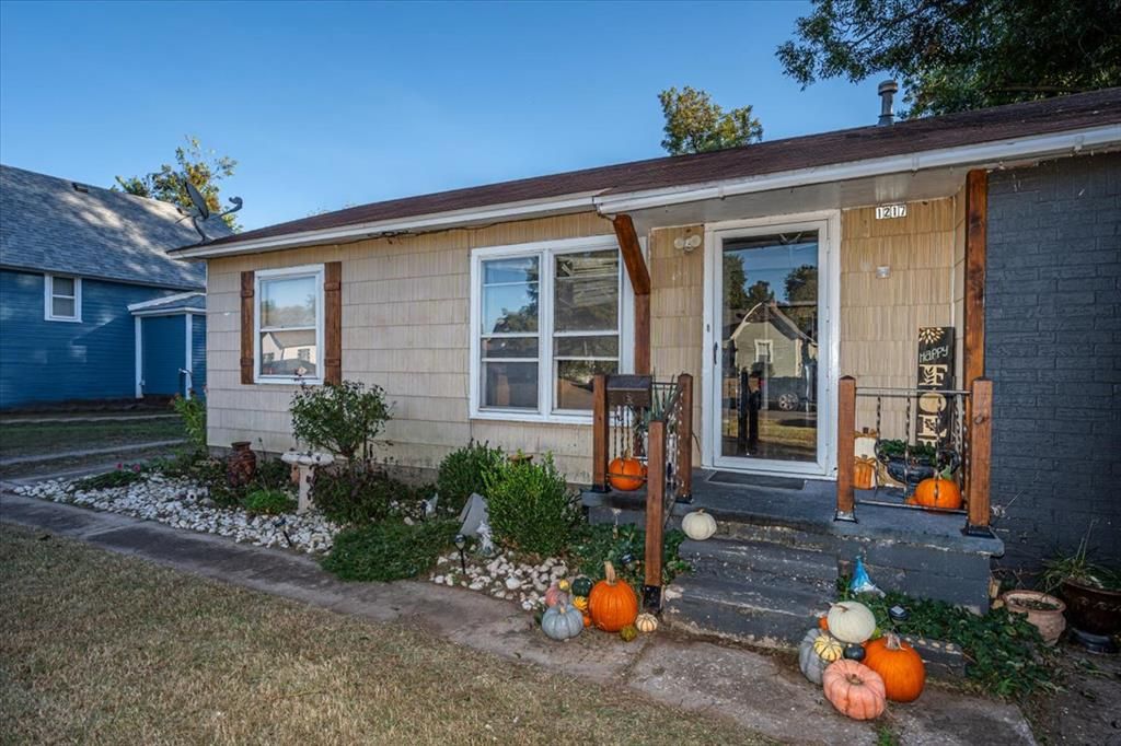 1217 W Mansur Avenue, Guthrie, OK 73044