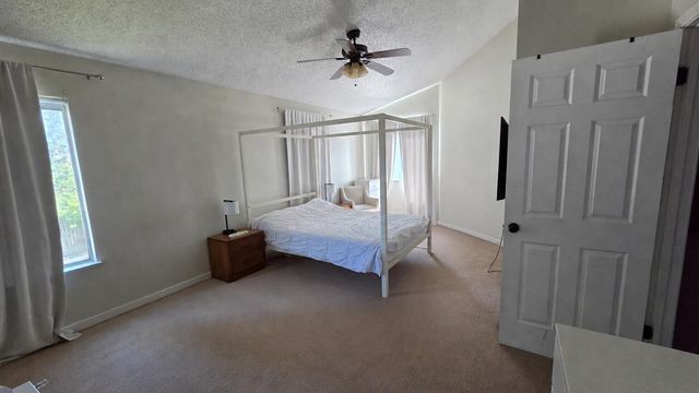 4685 W Bellaire Way, Fresno, CA 93722