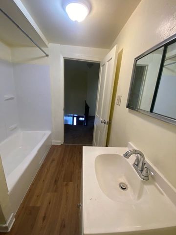 7611 Baxter St, Homewood Brushton, PA 15208