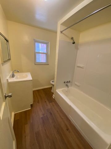 7611 Baxter St, Homewood Brushton, PA 15208