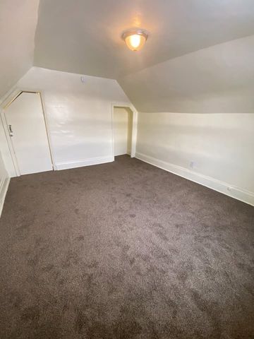 7611 Baxter St, Homewood Brushton, PA 15208