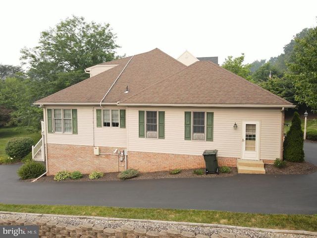1022 WOODRIDGE RD, Red Lion, PA 17356