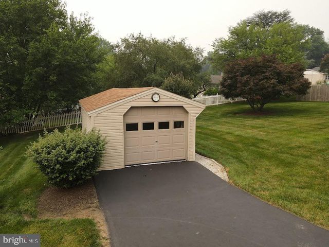 1022 WOODRIDGE RD, Red Lion, PA 17356