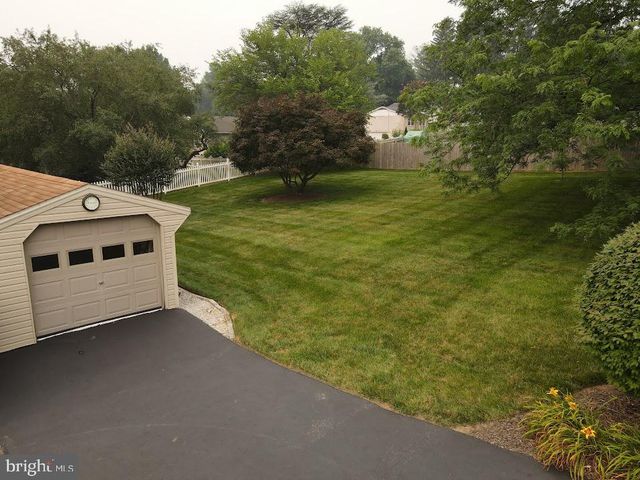 1022 WOODRIDGE RD, Red Lion, PA 17356
