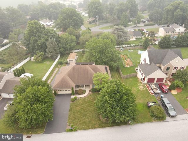 1022 WOODRIDGE RD, Red Lion, PA 17356