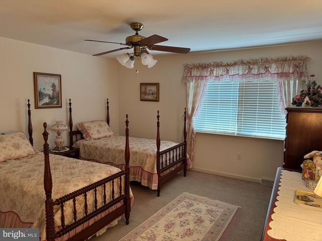 1022 WOODRIDGE RD, Red Lion, PA 17356