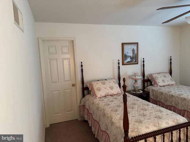 1022 WOODRIDGE RD, Red Lion, PA 17356