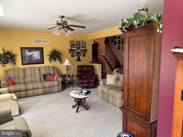 1022 WOODRIDGE RD, Red Lion, PA 17356