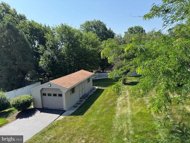 1022 WOODRIDGE RD, Red Lion, PA 17356