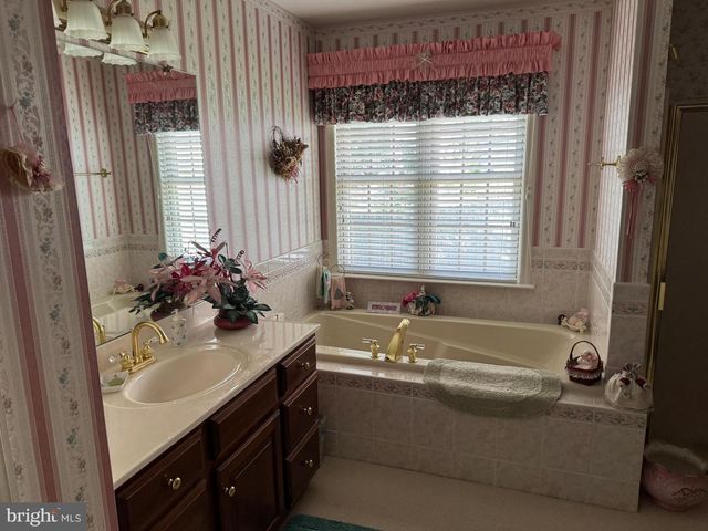 1022 WOODRIDGE RD, Red Lion, PA 17356