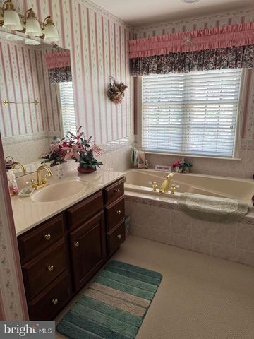 1022 WOODRIDGE RD, Red Lion, PA 17356