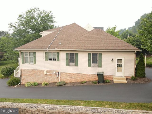 1022 WOODRIDGE RD, Red Lion, PA 17356